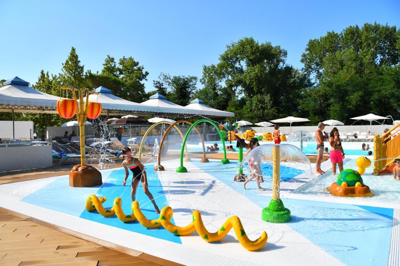 I Tre Moschettieri Camping Village ลิโด ดี ปอมโปซา ภายนอก รูปภาพ