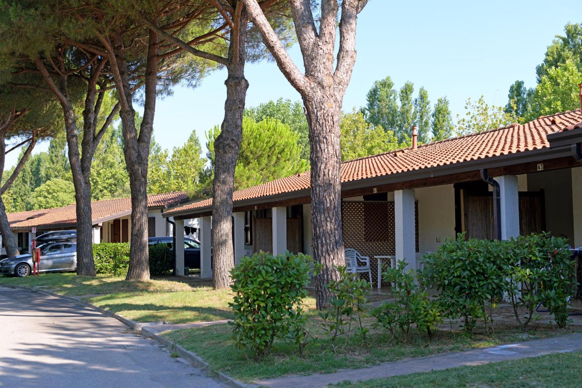 I Tre Moschettieri Camping Village ลิโด ดี ปอมโปซา ภายนอก รูปภาพ