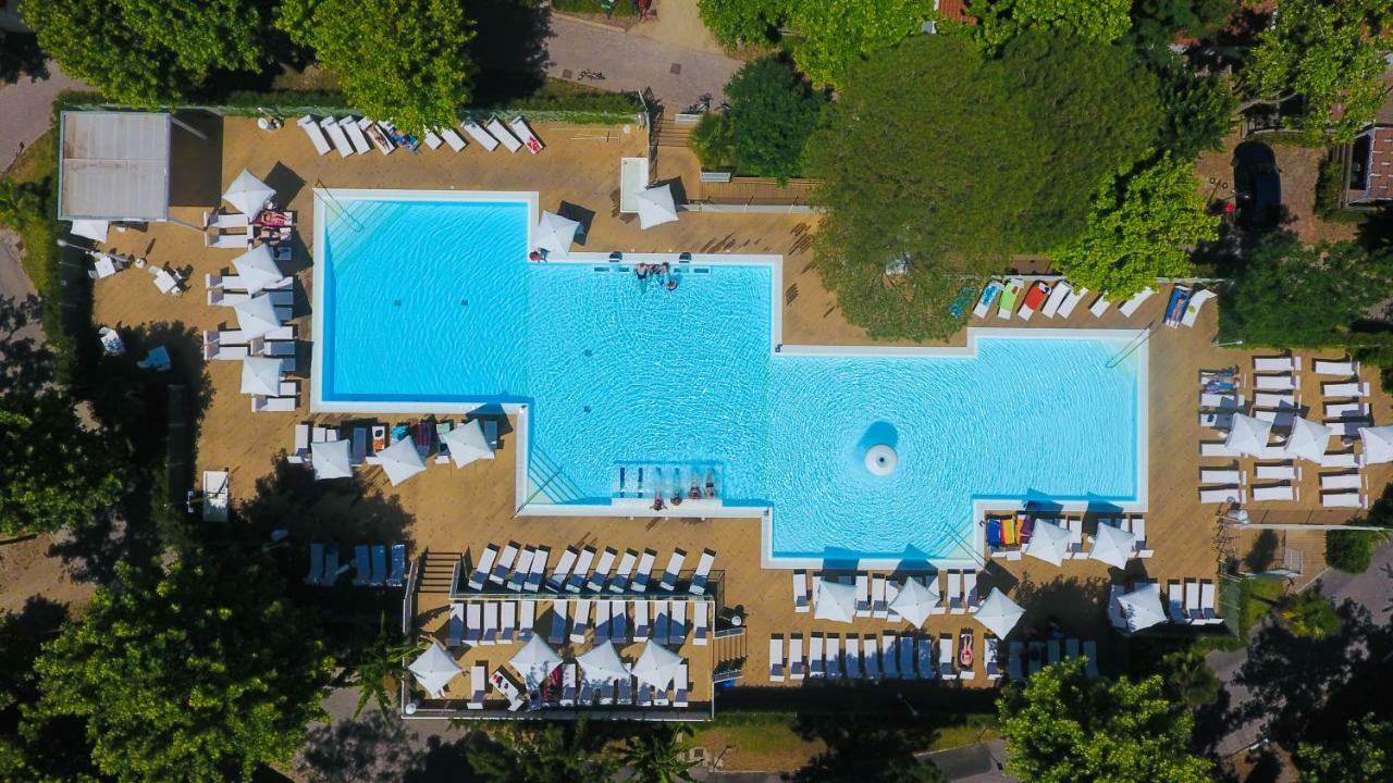 I Tre Moschettieri Camping Village ลิโด ดี ปอมโปซา ภายนอก รูปภาพ