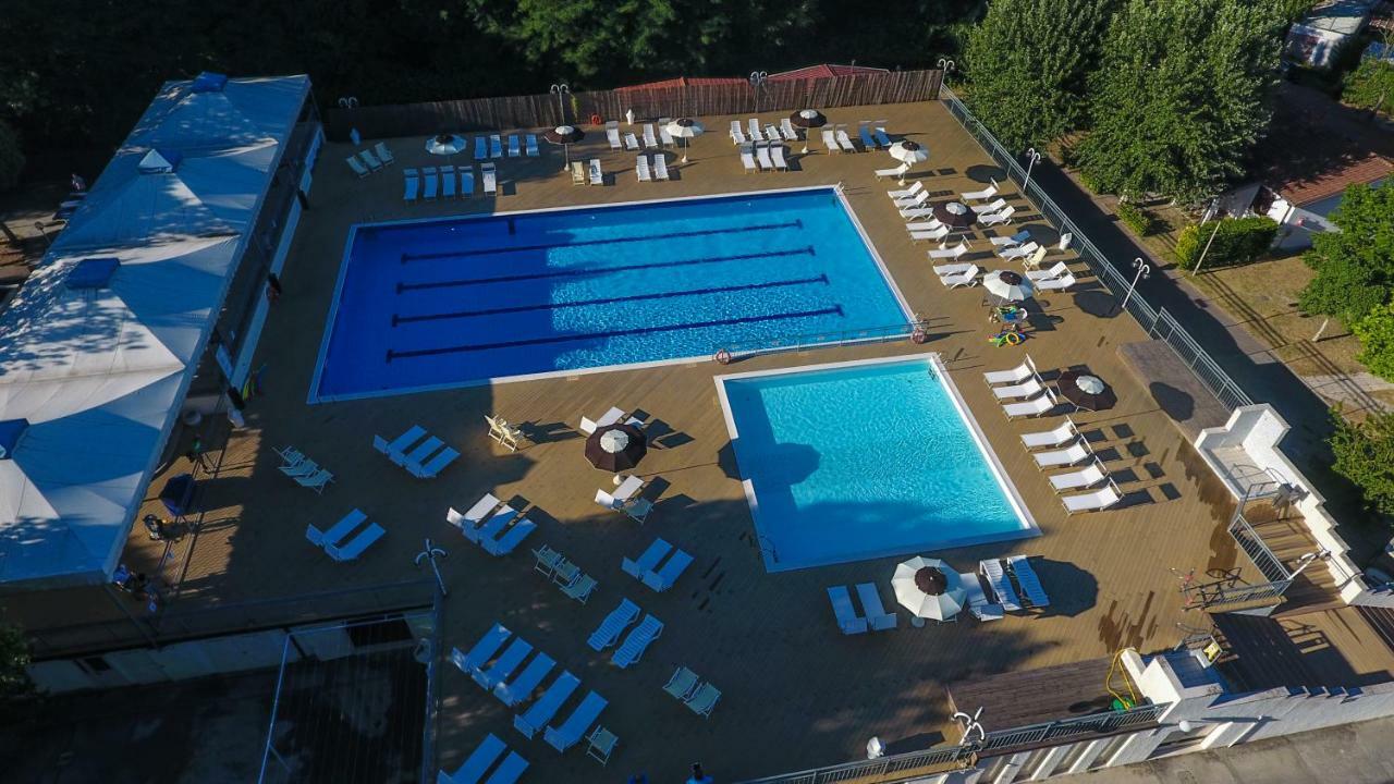 I Tre Moschettieri Camping Village ลิโด ดี ปอมโปซา ภายนอก รูปภาพ